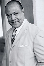 Ảnh diễn viên Robert Apisa